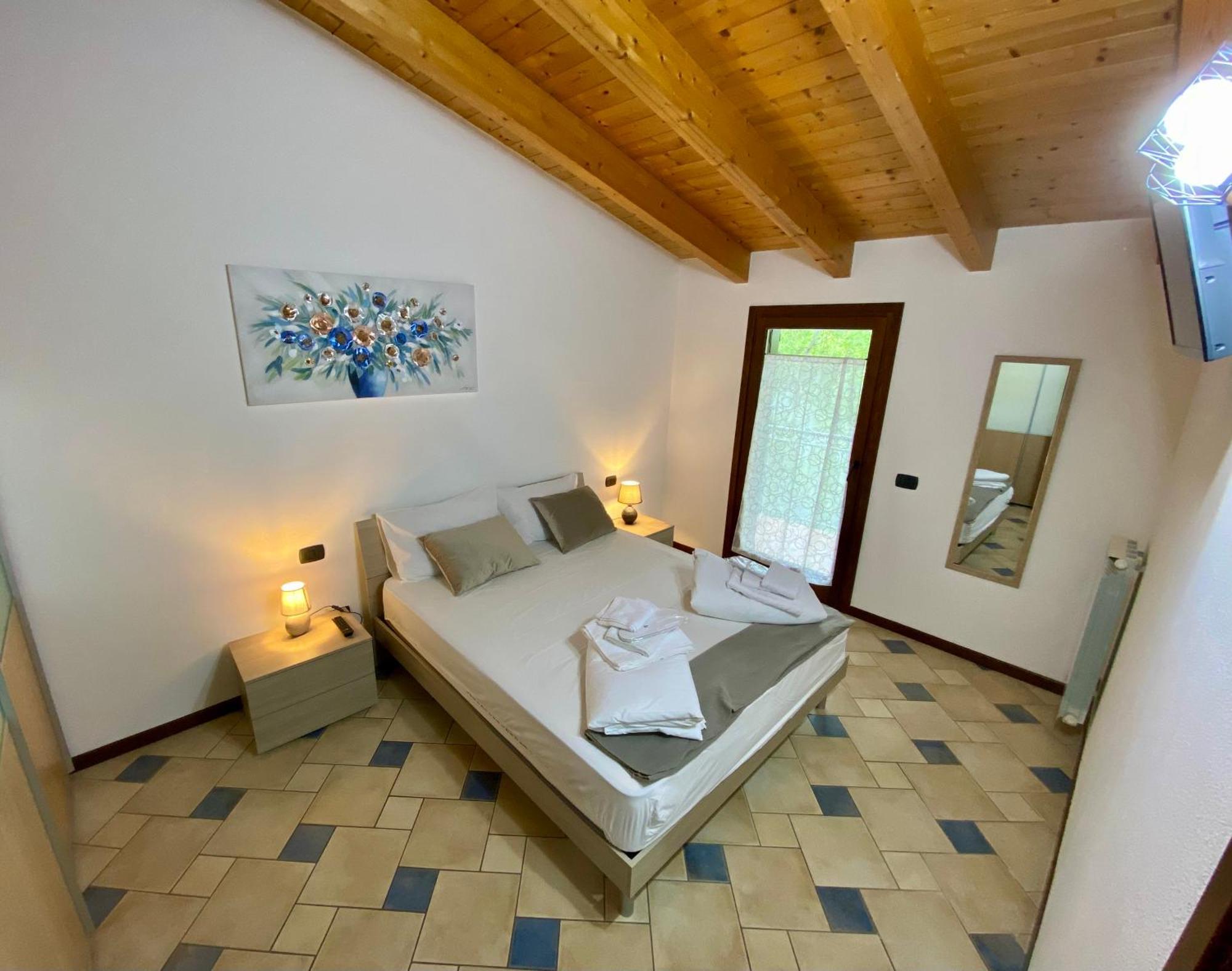 Enjoy House Apartamento Ronchi  Exterior foto